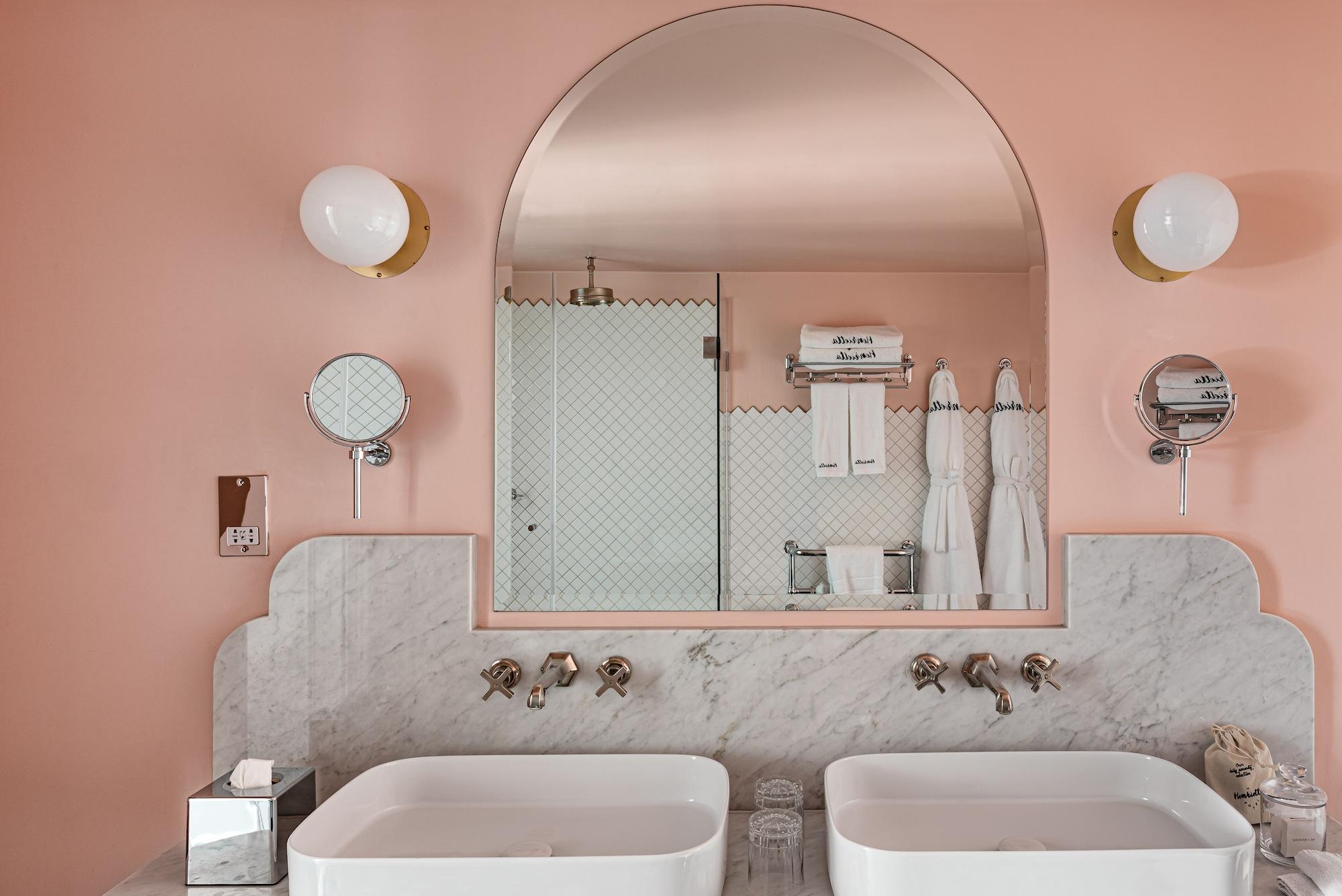 Henrietta Experimental Hotel Лондон Екстериор снимка