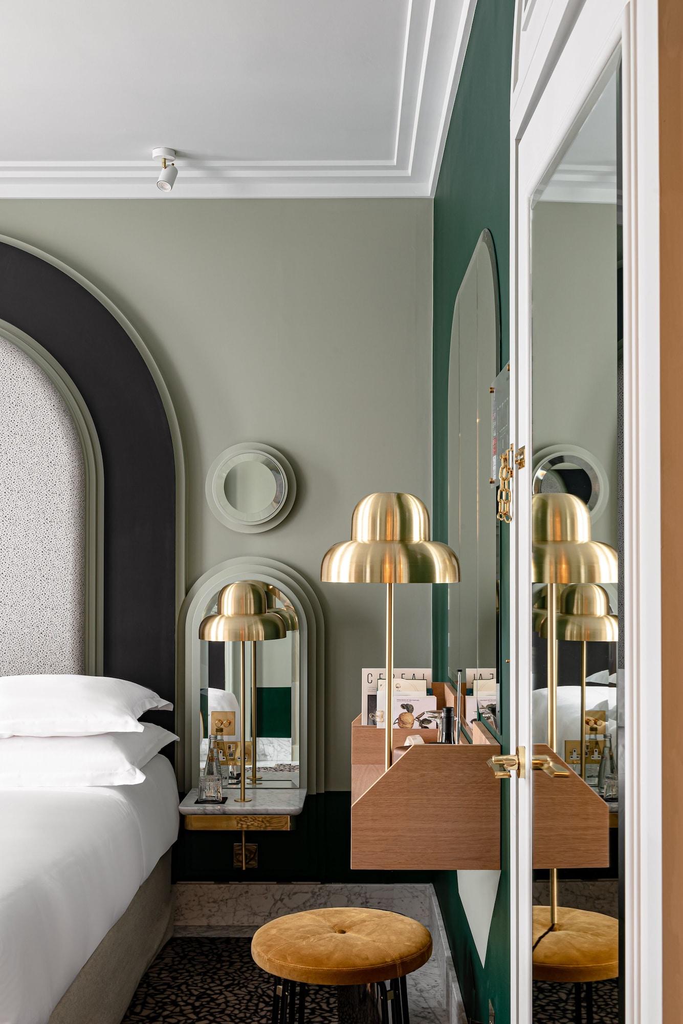 Henrietta Experimental Hotel Лондон Екстериор снимка