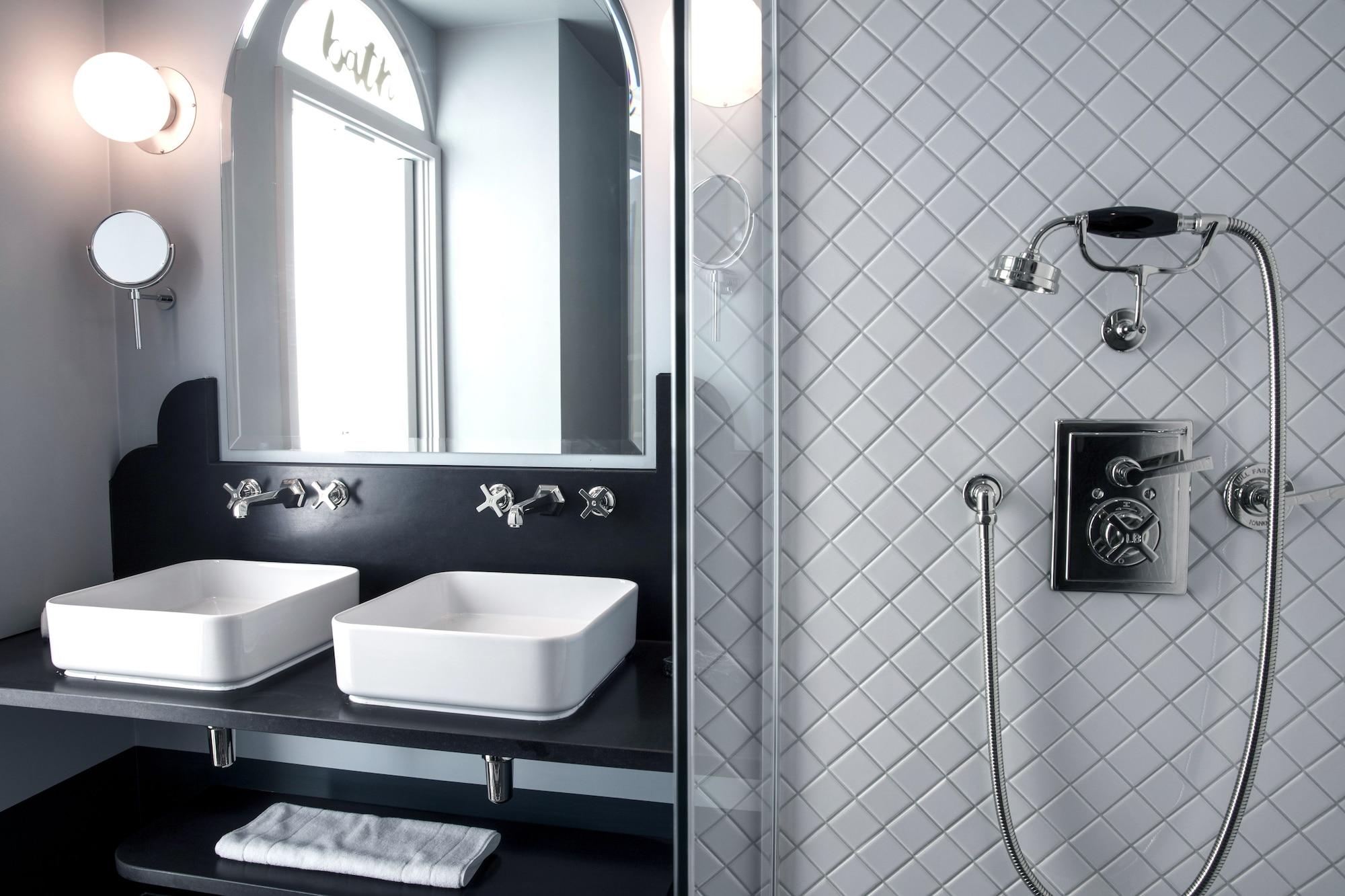 Henrietta Experimental Hotel Лондон Екстериор снимка