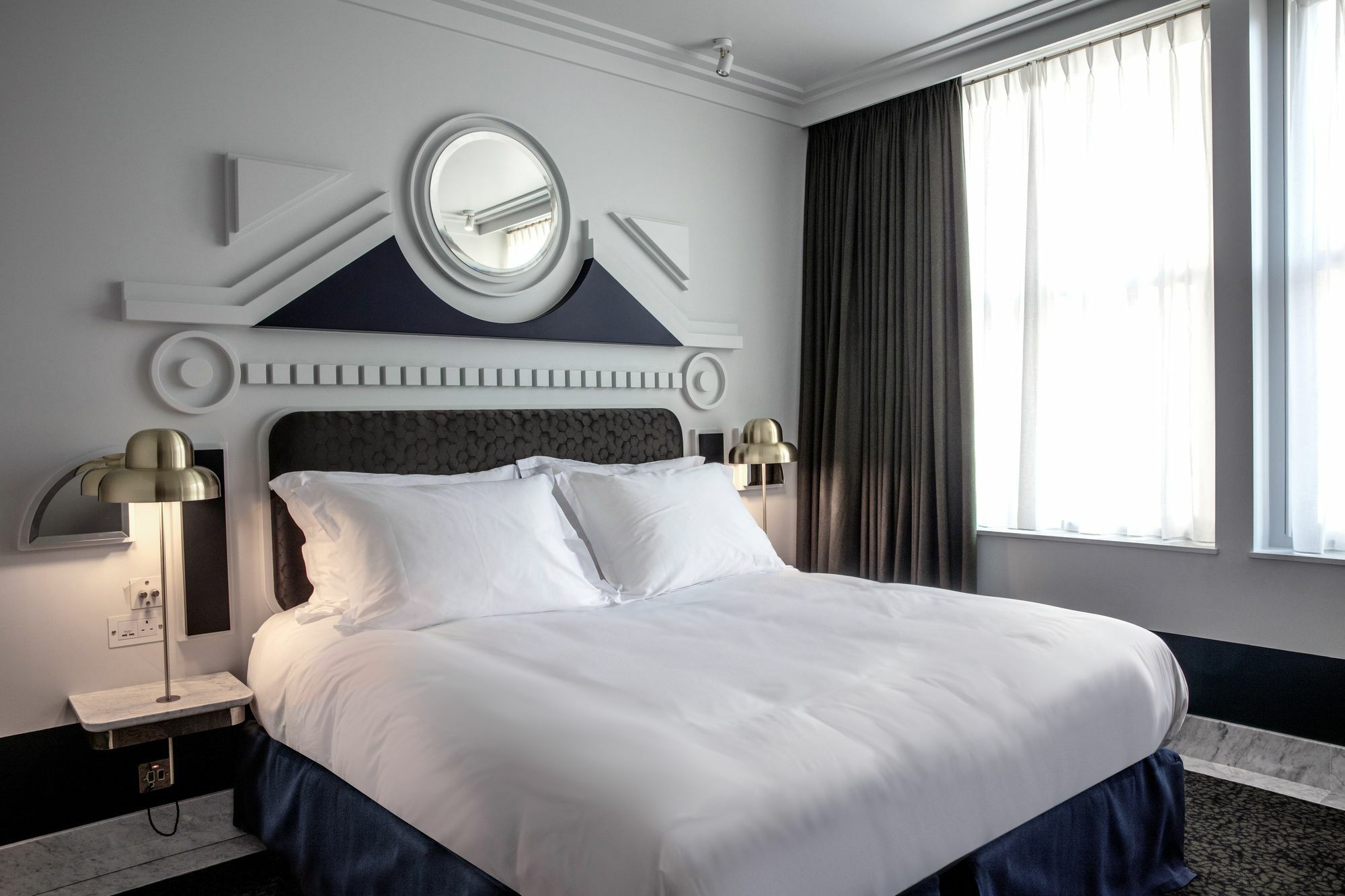 Henrietta Experimental Hotel Лондон Екстериор снимка